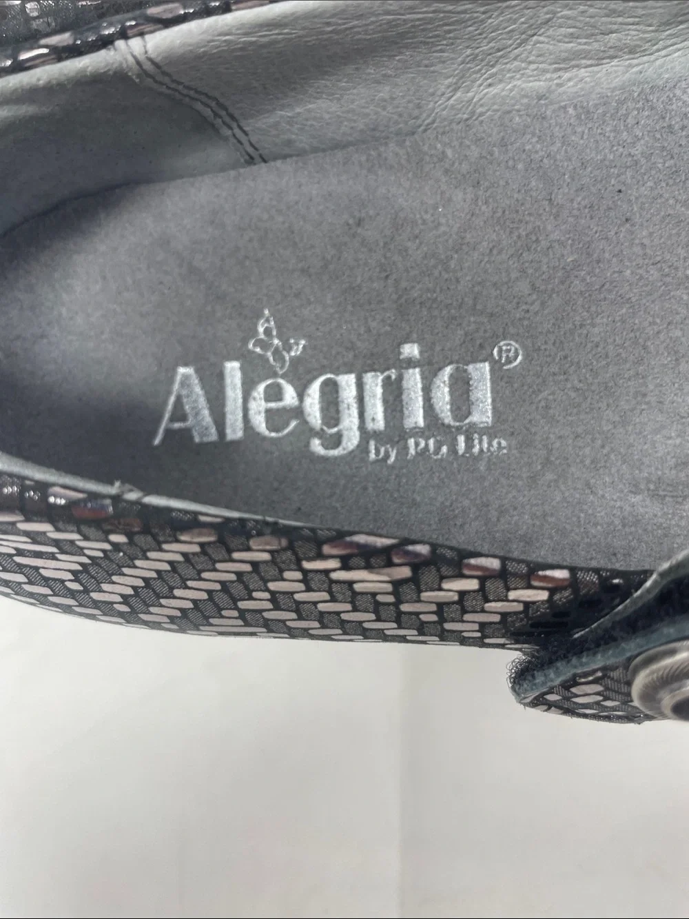 Alegria Metallic Gray Mary Jane Wedged Flats with Patterned Upper Size 8.5
